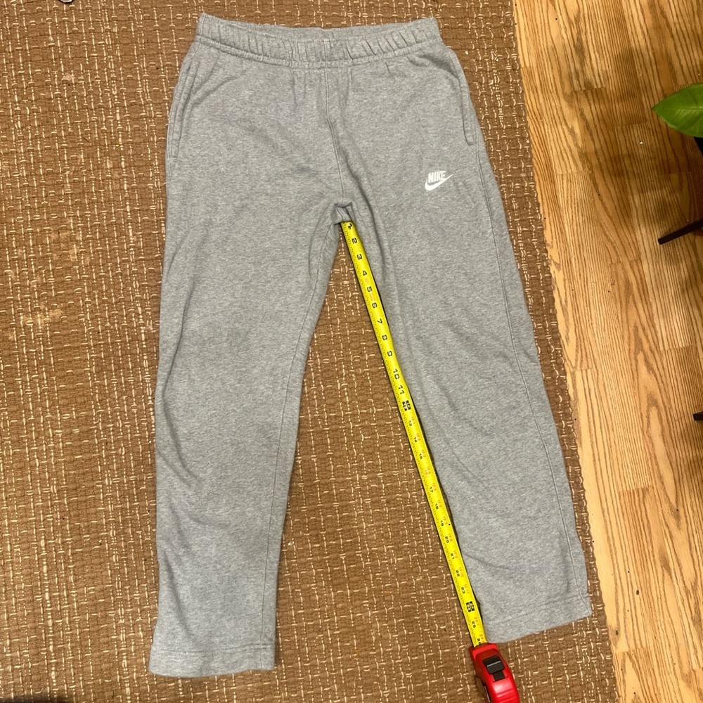 Nike Men's Heather Gray Joggers